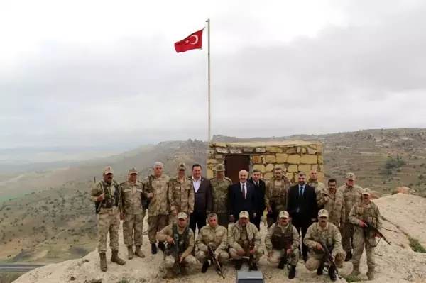 Mardin Valisi Demirtaş, güvenlik güçleri, şehit yakınları ve gazilerle bayramlaştı