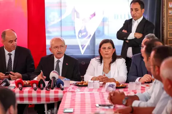 CHP Genel Başkanı Kılıçdaroğlu, şoför esnafı ile bir araya geldi