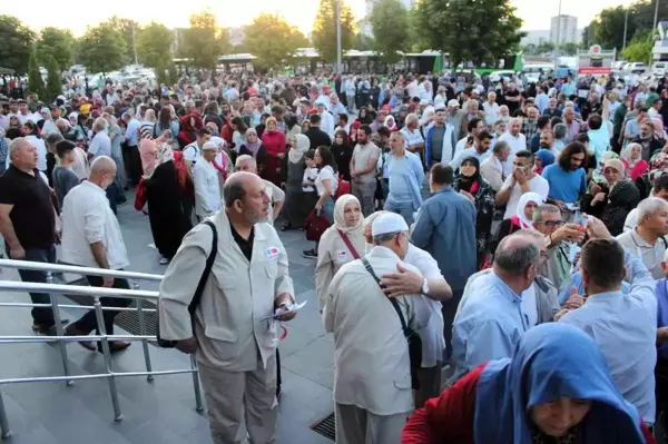 Kayseri'den 180 kişi kutsal topraklara gitti