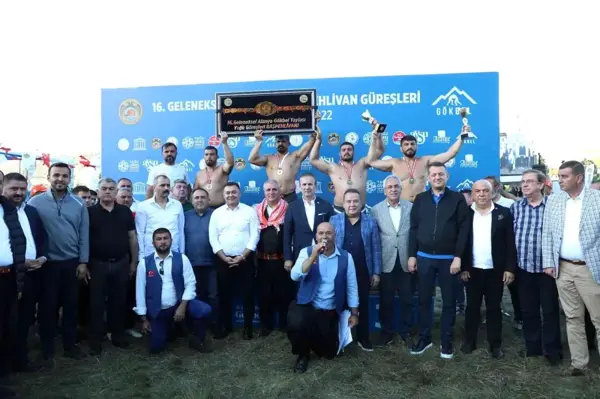 Gökbel Yağlı Güreşlerinde altın kemerin sahibi Cengizhan Şimşek oldu