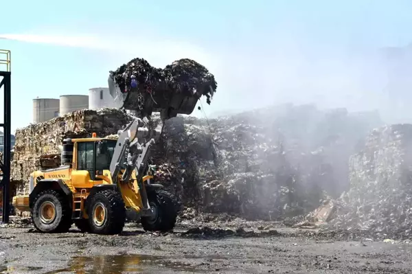 Söke Kipaş'ta yangın söndü, soğutma çalışması devam ediyor