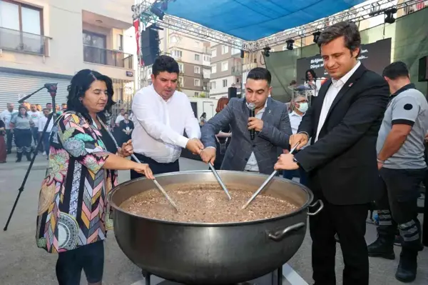 Son dakika haberleri | Buca'da Aşure Kazanları Deyişler Eşliğinde Kaynatıldı