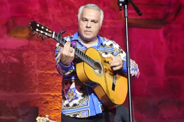 Grup Gipsy Kings ve baş solisti Nicolas Reyes Aspendos Antik Tiyatrosu'nda sahne aldı