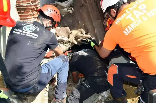 İSTANBUL-BEŞİKTAŞ'TA OLASI İSTANBUL DEPREMİNE KARŞI TATBİKAT YAPILDI