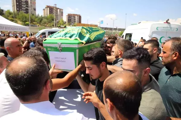 Gaziantep yerel haberleri: Gaziantep'teki feci kazada ölen İHA muhabiri ve 3 sağlık çalışanı için tören düzenlendi