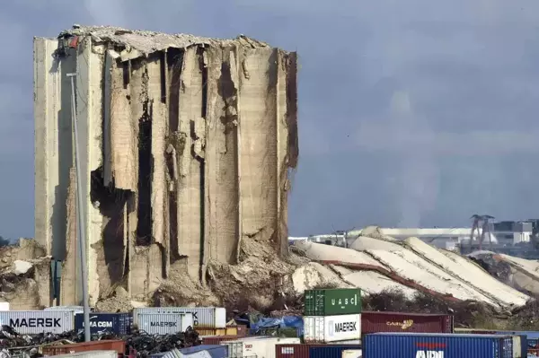 Beyrut Limanı'ndaki silonun kuzey kısmı tamamen yıkıldı