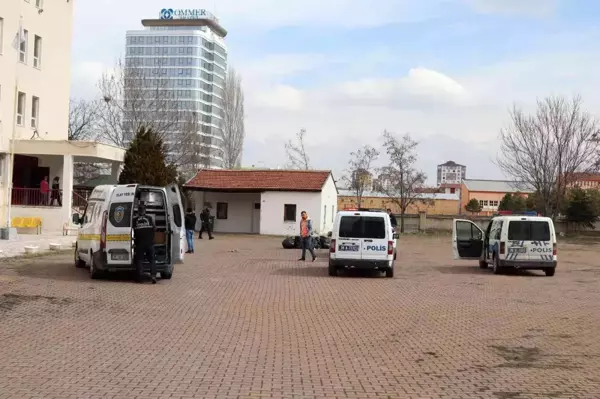 Annesini bıçaklayan eski eşinin, mahkemede beraatini istedi