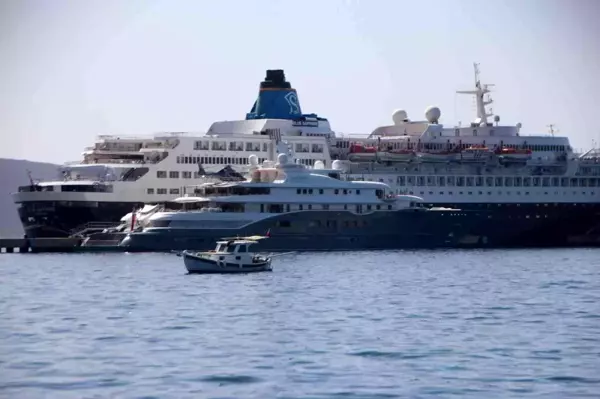 Muğla genel haberleri | Mega yat Bodrum'a demirledi