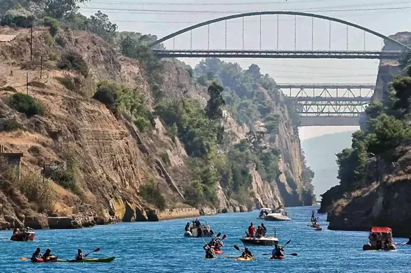 Yunanistan'daki Korint Kanalı 2023 yazına kadar kapalı kalacak