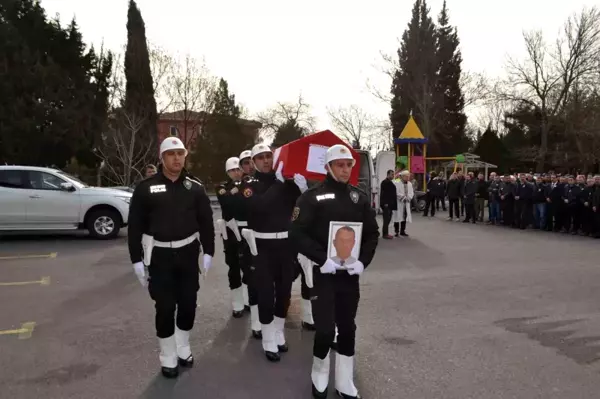 Polis memuruna hüzünlü veda