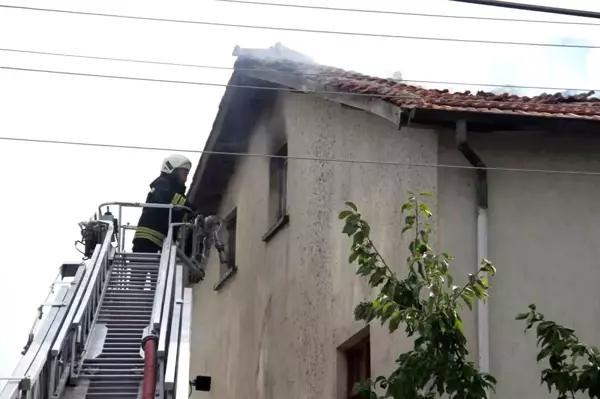 Konya'da Konserve Pişirme Ateşi Yangına Yol Açtı