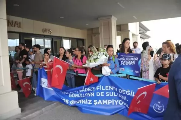 A Milli Kadın Voleybol Takımı İstanbul'a döndü