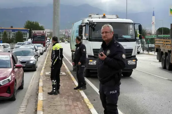 Denizli'de Karşı Şeride Geçen Araç Kazaya Neden Oldu