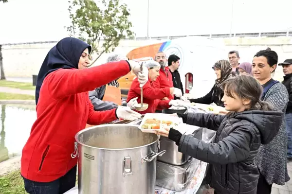 Muratpaşa Belediyesi, Komşu Sofraları Kuruyor