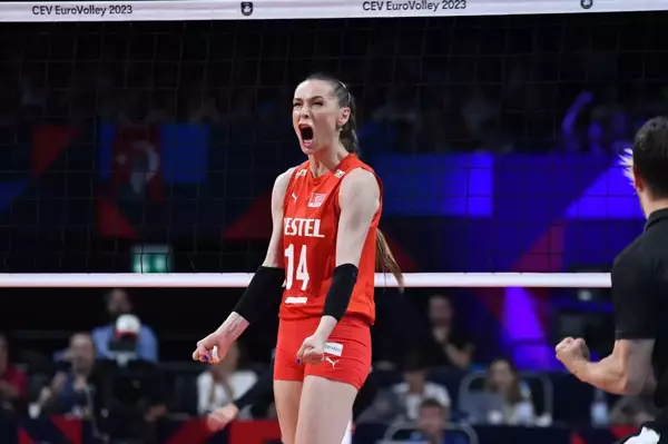 A Milli Kadın Voleybol Takımı Kaptanı Eda Erdem: Herkesin Aklında, Hayalinde Madalya Var