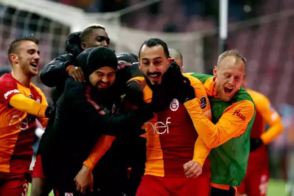 Galatasaray, Kostas Mitroglou'nu PSV'ye kiraladı