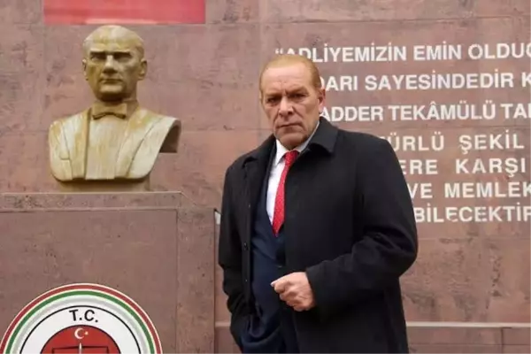 Atatürk'e benzeyen Göksel Kaya, kendisini eleştirenlere yanıt verdi