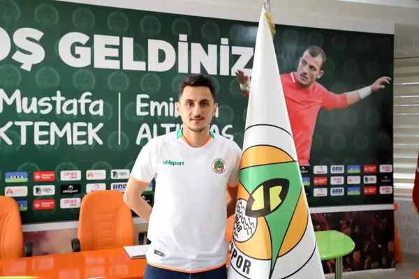 Alanyaspor Mustafa Pektemek ve Emircan Altıntaş'a resmi imzayı attırdı