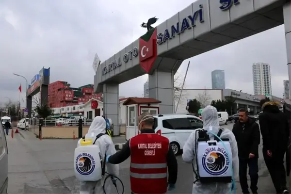 Kartal'da ambulanslar ve oto sanayi siteleri dezenfekte edildi