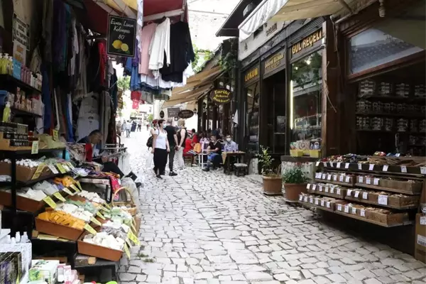 3 bin yıllık geçmişe sahip ilçede turist hareketliliği başladı