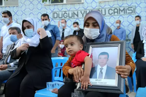 Cumhurbaşkanı Erdoğan, terör örgütü PKK'nın katlettiği işçinin ailesiyle görüştü