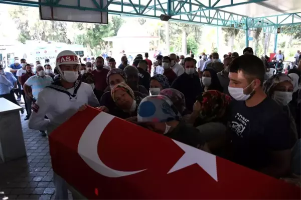 Kaza kurşunuyla ölen Astsubay Güven göz yaşları arasında toprağa verildi