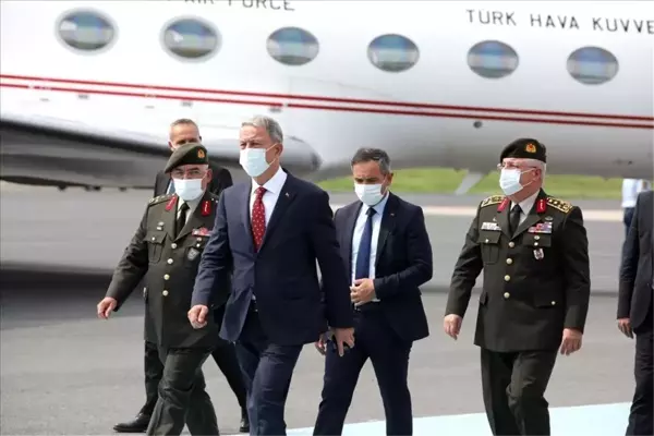 Bakan Akar, Doğu Akdeniz'de gerilimi tırmandıran Fransa'ya sert çıktı: Her aklına geleni yapabileceğini zannediyor