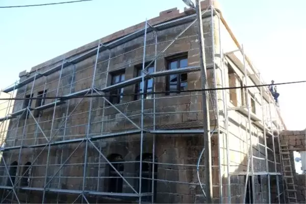 Bitlis'te 130 yıllık tarihi yapı, Fuat Sezgin Kültür Evi olarak onarılıyor