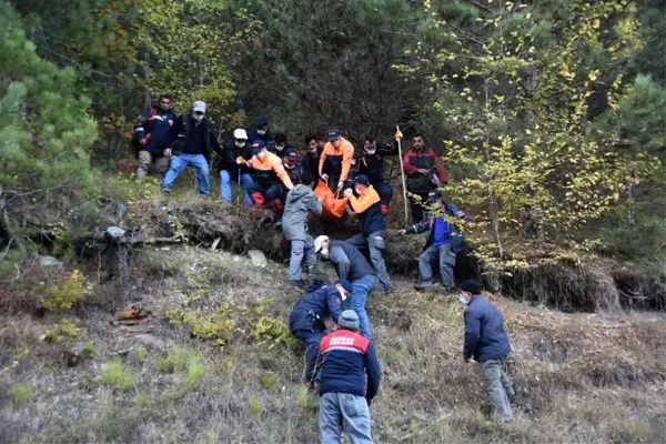 Son dakika haberi! Sinop'ta kayıp olarak aranan yaşlı adamın cesedi uçurumdan çıkarıldı