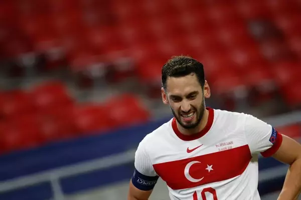 Stefano Pioli'den Hakan Çalhanoğlu sözleri: Sözleşme konusu bu ay içinde netleşir