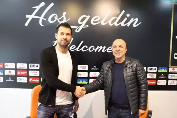 Aytemiz Alanyaspor, Serkan Kırıntılı'yı transfer etti