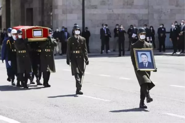 Vefat eden eski Başbakan Yıldırım Akbulut için TBMM'de tören düzenlendi (2)