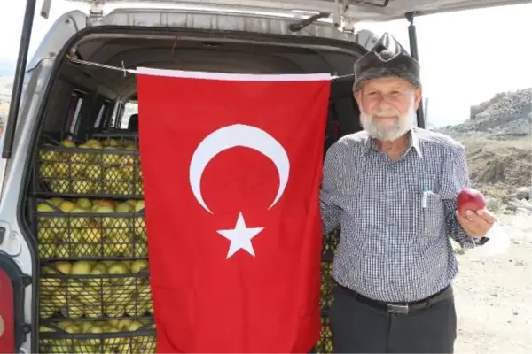 'ELMACI DEDE' PENÇE HAREKATI'NDAKİ MEHMETÇİĞİ UNUTMADI