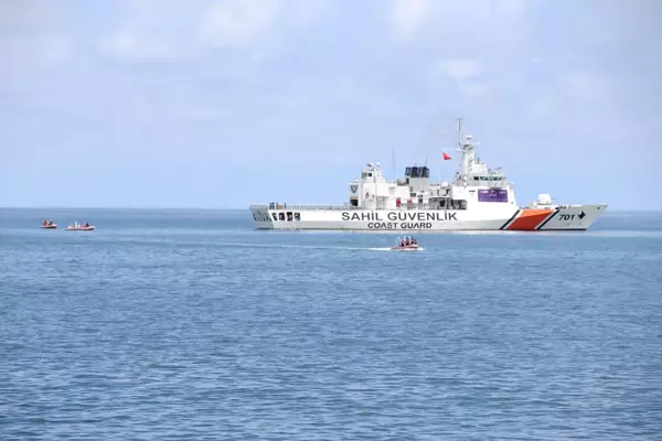 Kulaçlar sağlık çalışanları için Karadeniz'de atıldı