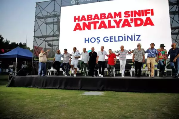 Hababam Sınıfı oyuncuları Antalyalılarla buluştu