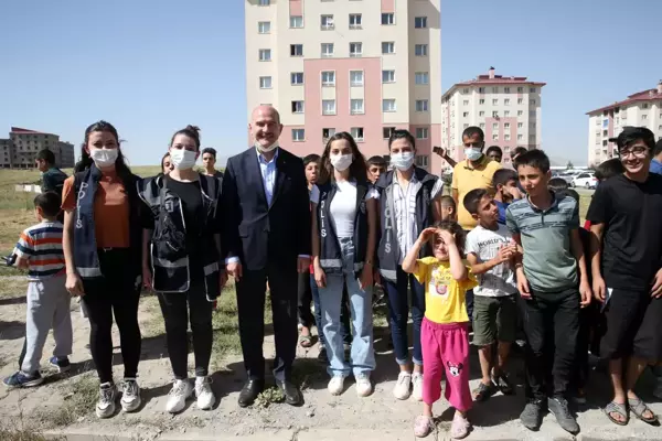 İçişleri Bakanı Soylu, 112 Acil Çağrı Merkezi Müdürlüğü'nde incelemelerde bulundu