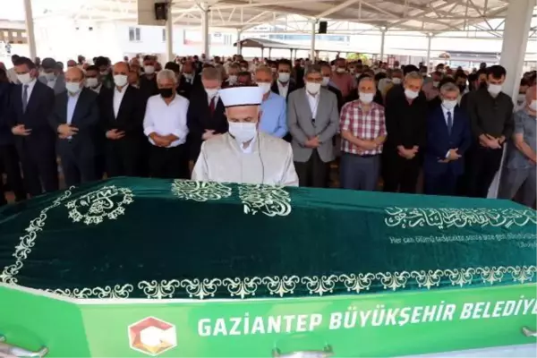 FATMA ŞAHİN'İN AMCASI, GAZİANTEP'TE SON YOLCULUĞA UĞURLANDI