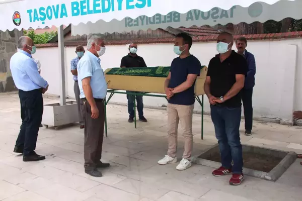 Taşova Kaymakamı Çelik'in babası vefat etti