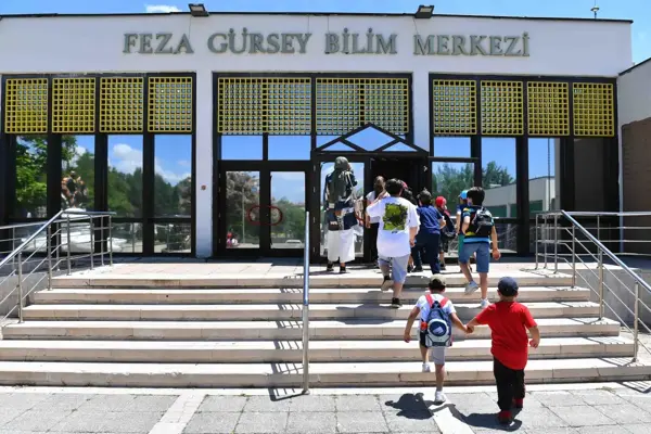 Feza Gürsey Bilim Merkezi'nde eğitimler devam ediyor