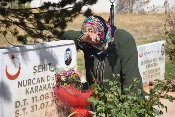 TÜRKİYE'NİN ŞEHİT BEBEĞİ BEDİRHAN VE ANNESİ, MEZARI BAŞINDA ANILDI