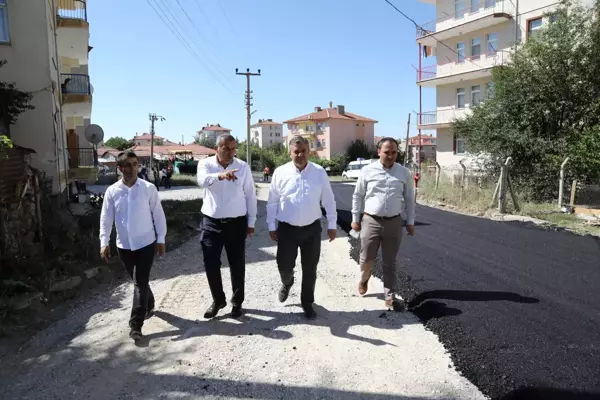 Çubuk'ta asfaltlama çalışmaları sürüyor