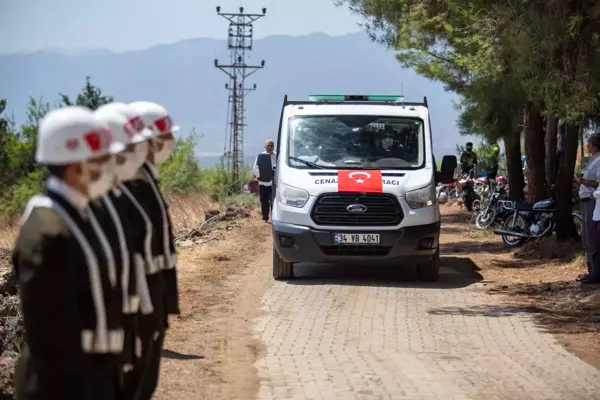 Son dakika haberi | Tedavi gördüğü hastanede hayatını kaybeden uzman çavuş Aksoy toprağa verildi