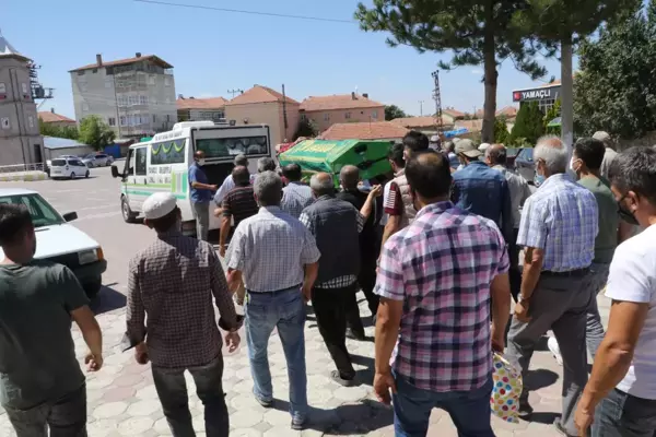 Kayseri'de tüfekle vurularak öldürülen 16 yaşındaki genç kız toprağa verildi