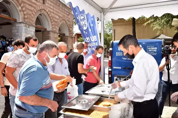 Büyükşehir'den aşure ikramı