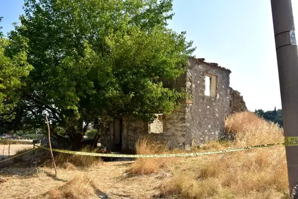 Urla'da baltalı dehşetin cinayet zanlısı her yerde aranıyor