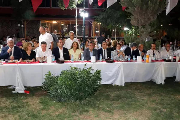 CHP Grup Başkanvekili Özgür Özel, Hatay'da partilileriyle bir araya geldi