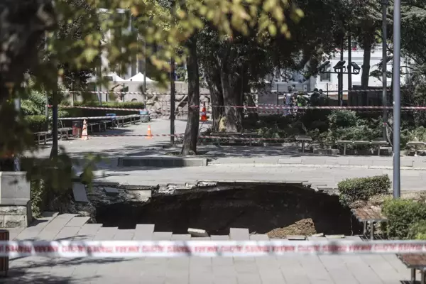 Güvenpark'ta göçük meydana geldi (2)