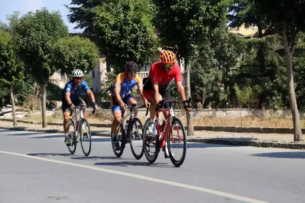 3. Uluslararası Ali Hüryılmaz Yol Bisiklet Yarışı, Büyükçekmece'de gerçekleşti