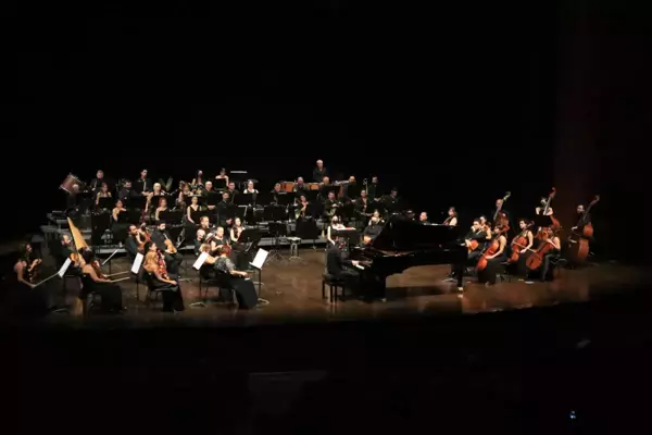 Piyano virtüözü Ludmil Angelov, 19. Mersin Uluslararası Müzik Festivali'nde sahne aldı