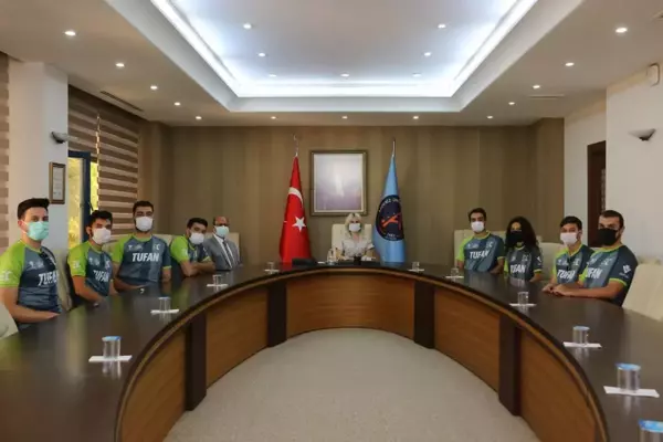 REKTÖR ÖZKAN, 'TUFAN V1'İN DİREKSİYONUNA GEÇTİ